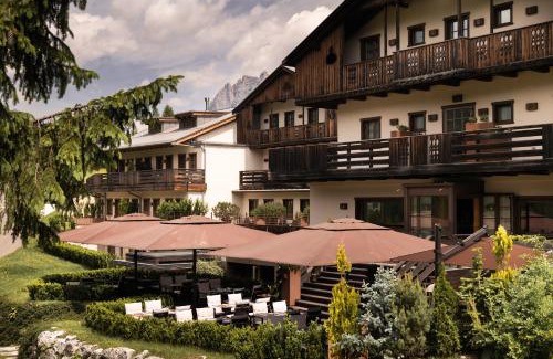 Cortina d'Ampezzo Hotel | Discover Rosapetra SPA Resort - A Gem Among Luxury Hotels