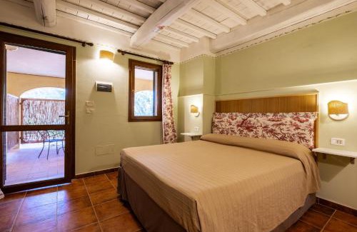 Capalbio House | Rosaspina - Appartamento 2: Pet-Friendly Retreat with Pool