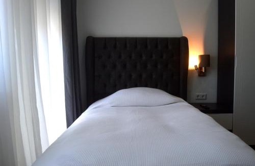 Rodheim vor der Hohe Apartment | Pet-Friendly Retreat at Rosbacher nun Residenz - 8.1/10