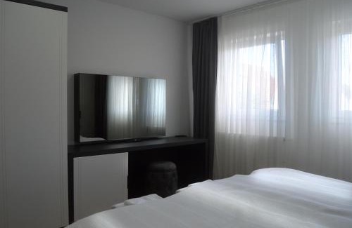 Rodheim vor der Hohe Apartment | Pet-Friendly Retreat at Rosbacher nun Residenz - 8.1/10