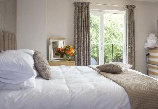 Lytchett Matravers Hotel | Rose and Crown: Family-Friendly Stay with Top Reviews
