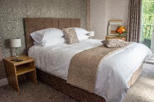 Lytchett Matravers Hotel | Rose and Crown: Family-Friendly Stay with Top Reviews