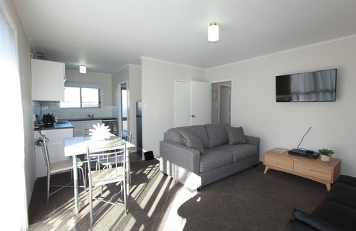 Rotorua Apartment | Relax at Rose Apartments and Spa - Rated 9.2/10, Family-Friendly