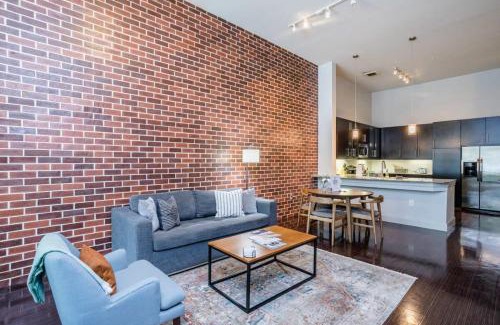 The Galleria Apartment | Stylish 1 BR Rose at the Millennium in Houston