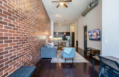The Galleria Apartment | Stylish 1 BR Rose at the Millennium in Houston