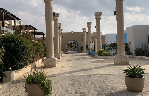 Aqaba Villa | Discover Rose Beach Chalet: Family-Friendly with Pool Access