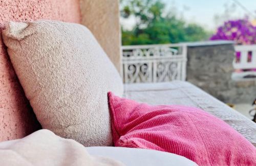 Ioulida House | Pet-Friendly Rose Boho House in Beautiful Kea, Ioulis