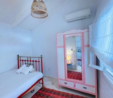 Ioulida House | Pet-Friendly Rose Boho House in Beautiful Kea, Ioulis
