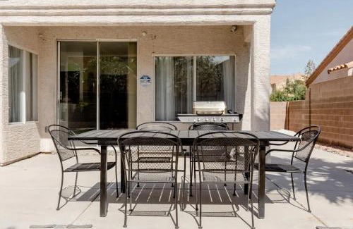 North Las Vegas House | Explore Rose Canyon: Inviting 5 Bedroom Home in Vegas