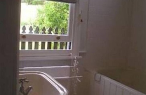 Rydal House | Cozy Rose Cottage B and B - Guest Rated 9.8, Breakfast Included