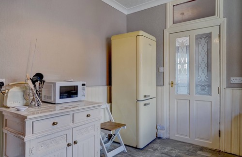 Walcott Cottage | Pet-Friendly Rose Cottage: Rated 10/10 with Breakfast & Kitchen