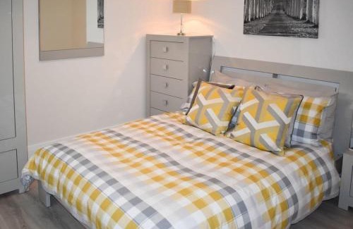 Donaghadee House | Discover Rose Cottage: Captivating 4-Star Retreat in Bangor