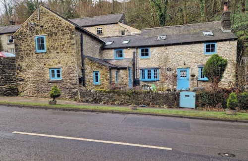 Millers Dale Cottage | Cozy Rose Cottage: Family-Friendly Retreat in Millers Dale