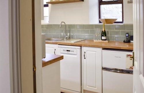Lofthouse House | Rose Cottage: Pet-Friendly Retreat with 9.7/10 Guest Rating