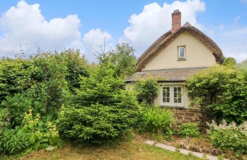 East Portlemouth House | Rose Cottage: Family & Pet-Friendly Retreat Awaits You