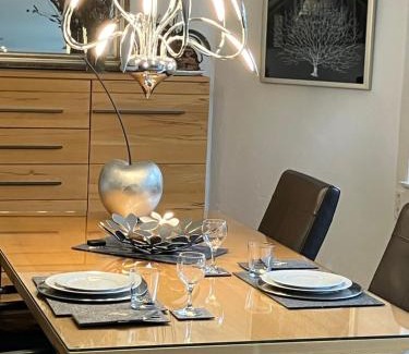 Rees Apartment | Relax at Rose Cottage - A 4-Star Retreat in Rees
