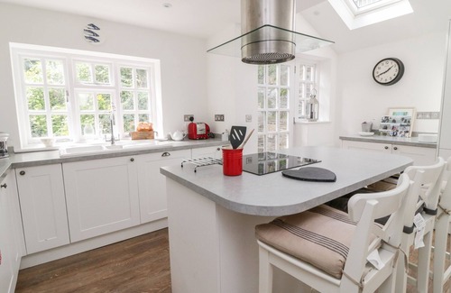 Egloshayle Cottage | Discover Rose Cottage: Pet Friendly Retreat in Wadebridge