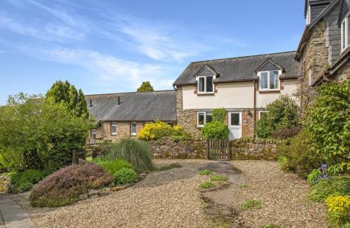 Wheddon Cross House | Cozy Rose Cottage in Wheddon Cross – Ideal for Families & Pets