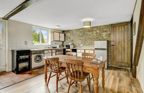 Wheddon Cross House | Cozy Rose Cottage in Wheddon Cross – Ideal for Families & Pets