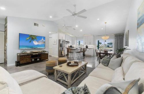 Marco Island House | Idyllic Rose Court Pool Home with Dock for Family Fun