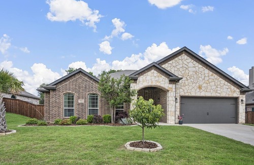 Forest Hill House | Rose Crest Casa: Guest Rated 10/10 with Family-Friendly Amenities