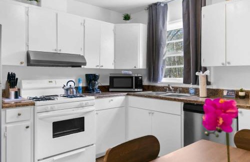 New Castle House | Rose Drive Roost 2