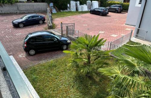 Ronchi dei Legionari Apartment | Rose e Frutta: Renovated Retreat with Parking & Family Perks