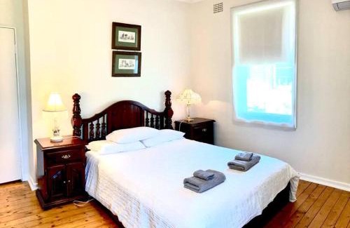 Tumut Apartment | Cozy Rose End Apartment - Guest Rated 9.2/10, Family Friendly