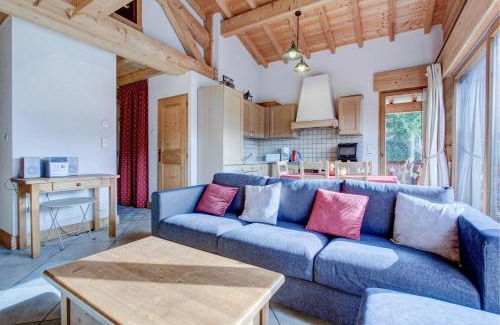Morzine Ski Chalet | Rose et Chardon: Pet-Friendly Retreat with Pool Access