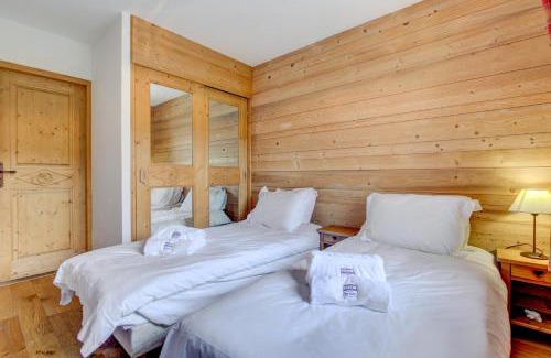 Morzine Ski Chalet | Rose et Chardon: Pet-Friendly Retreat with Pool Access