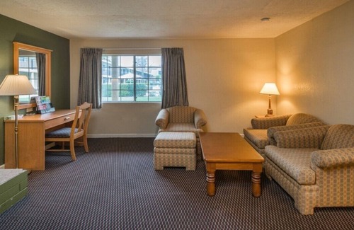 College Park Hotel | Discover Comfort at Hotel Rose Garden with Family Amenities