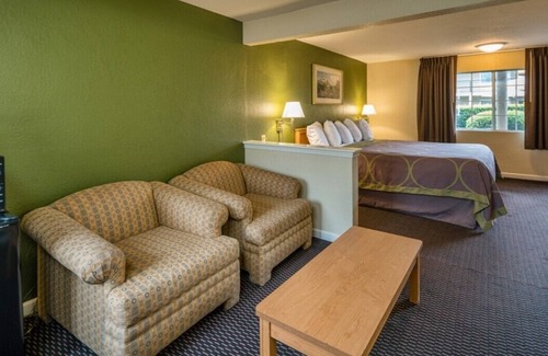 College Park Hotel | Discover Comfort at Hotel Rose Garden with Family Amenities