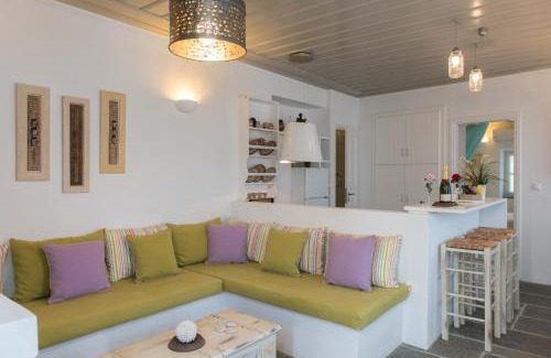 Apollonia House | Rose Home: Family-Friendly Retreat with Restaurant on-site