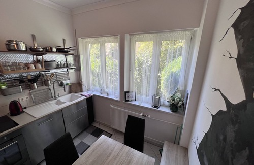 Friedrichshafen Apartment | Rose No. 2: Prime Location with Breakfast & Family Amenities