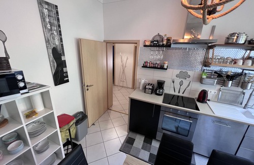 Friedrichshafen Apartment | Rose No. 2: Prime Location with Breakfast & Family Amenities