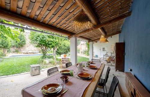 Robion House | Rose Thé - Idyllic Village Home with Private Pool in Lubéron