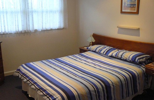 Rosebud House | Rosebud Beach Unit: Family-Friendly Retreat Near the Shore