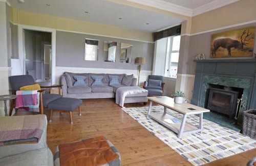 Pitlochry House | Roseburn: Unmatched Comfort with Pet-Friendly Amenities