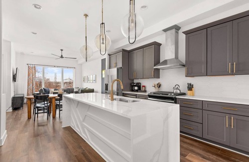 Hurwood Heights Condo | Inviting Rosedale Condo: 3BR, Near Broadway & GEODIS Park