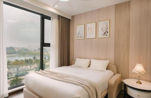 Tu Liem Apartment | Elegant Rosee House: Oceanfront Bliss at Vinhomes Smart City