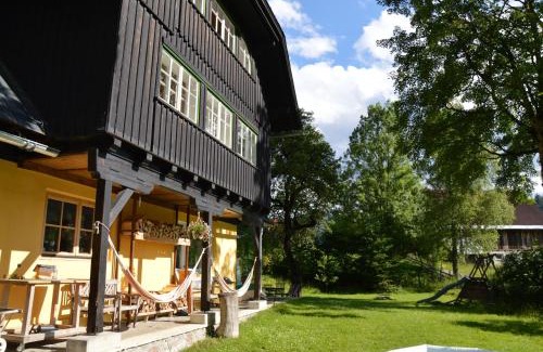 Ramsau am Dachstein Apartment | Roseggerhaus: 4-Star Retreat with Hot Tub and Pet-Friendly Stay