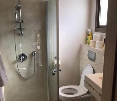 Kfar Vradim Apartment | Discover ROSEHILLS: Family-Friendly Retreat with Hot Tub