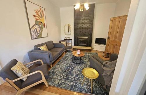 West Hobart House | RoseIris Cottage - City Charm in Central West Hobart