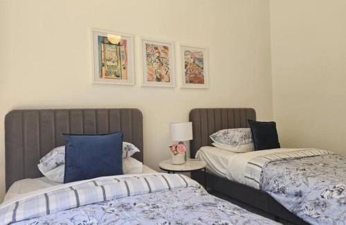 West Hobart House | RoseIris Cottage - City Charm in Central West Hobart