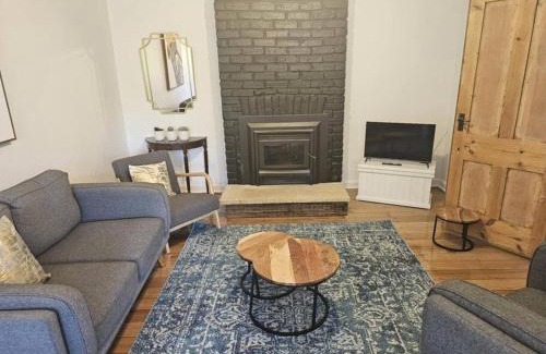 West Hobart House | RoseIris Cottage - City Charm in Central West Hobart