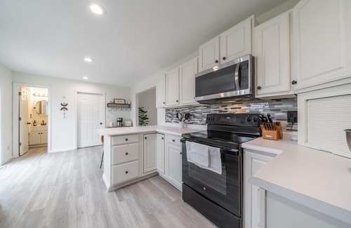 Williamstown House | Roselawn Retreat: Family-Friendly Home Near the Ark