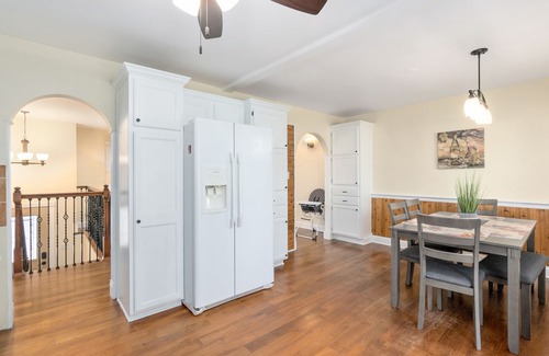 Roselle House | Cozy Roselle Rental: Family-Friendly with Pool & Breakfast