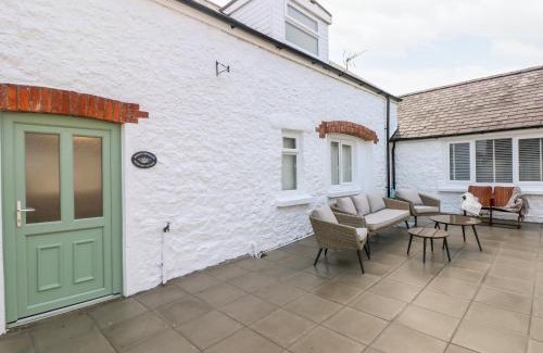 Jameston House | Rosemary Cottage: Pet Friendly Stay with Top Guest Rating