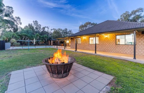Dubbo East House | Rosemont Boutique Lodge - nestled in peaceful countryside in the heart of NSW.