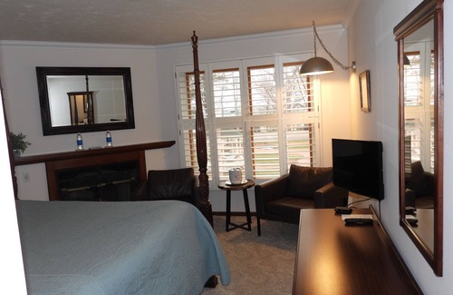Douglas Bed & Breakfast | Rosemont Inn Resort B&B: Ocean View with Spa & Pool